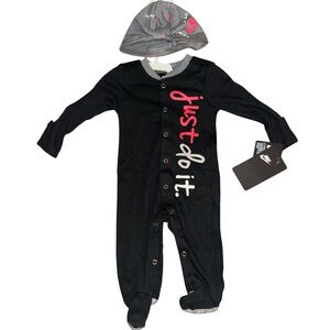 NWT NIKE One Piece W/ Beanie Hat For Baby Girl, Black & Pink 3M